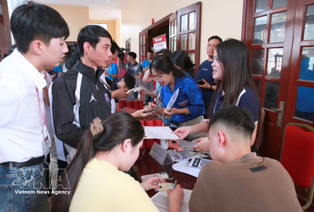 Draft law eases rules for overseas labor services